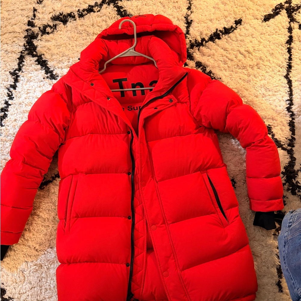 Aritzia super puff mid (red)